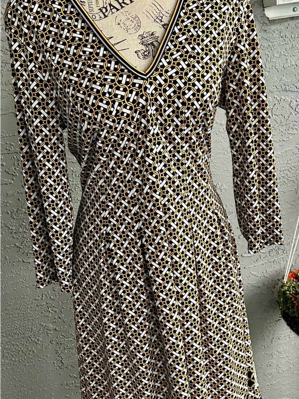 Max Studio Black, White & Gold Geometric V-Neck 3/4Sleeve medium Dress